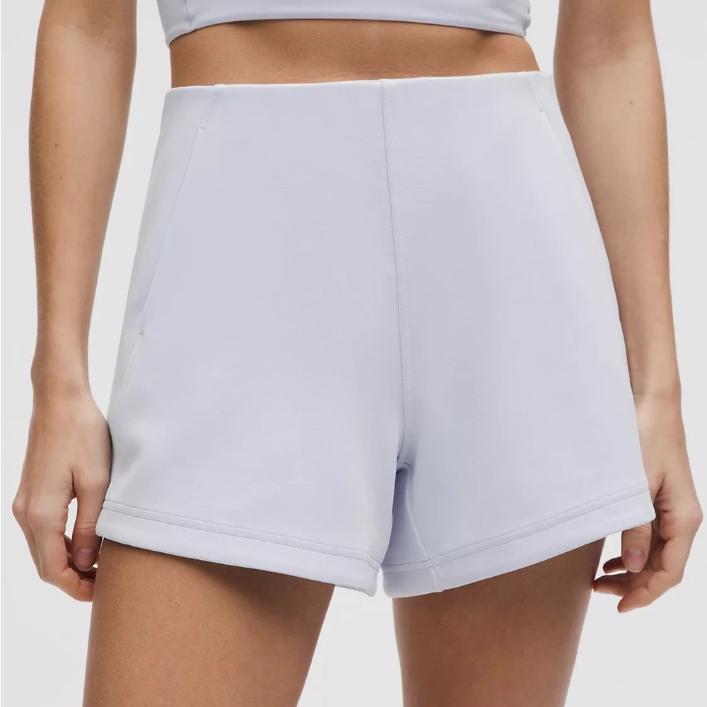 New Lululemon softstreme Kick-Flare Mid-Rise Short 4" Starch Blue